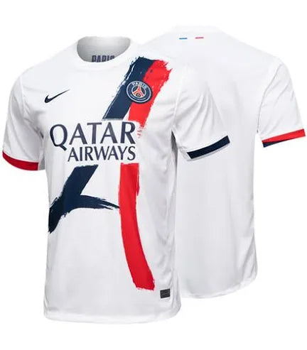 La nouvelle tunique du Paris Saint-Germain pour 2025 se décline en version blanche et bleue.